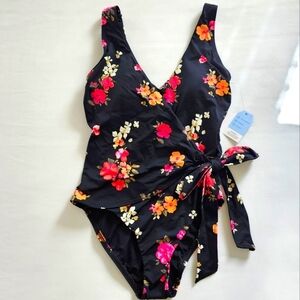 NWT Land's End Womens Swimsuit Long Torso Black Floral Sz 6 L